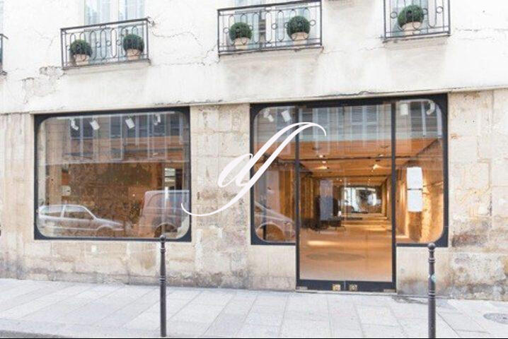 Loue boutique de 115m² empl n°1 à Paris 75004
