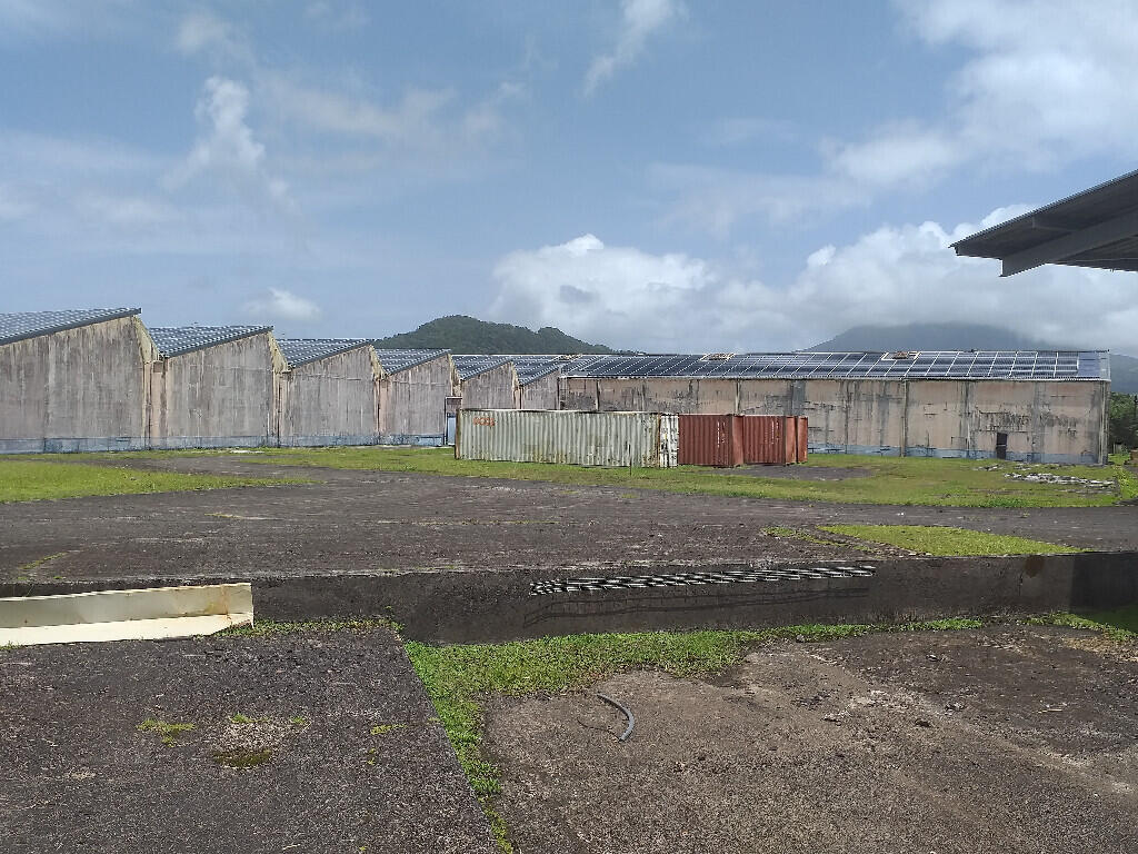 A louer local industriel de 8500m² en Martinique
