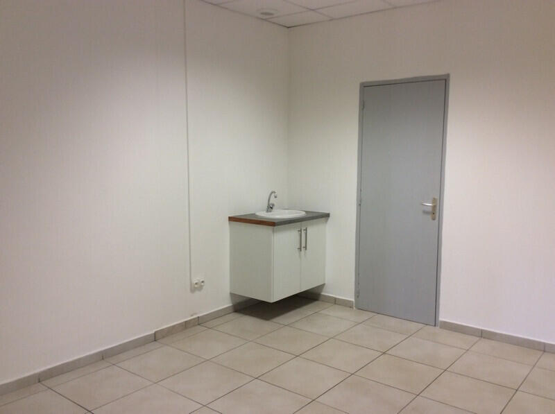 Loue cabinet médical de 20m² à l'entrée de Kourou 