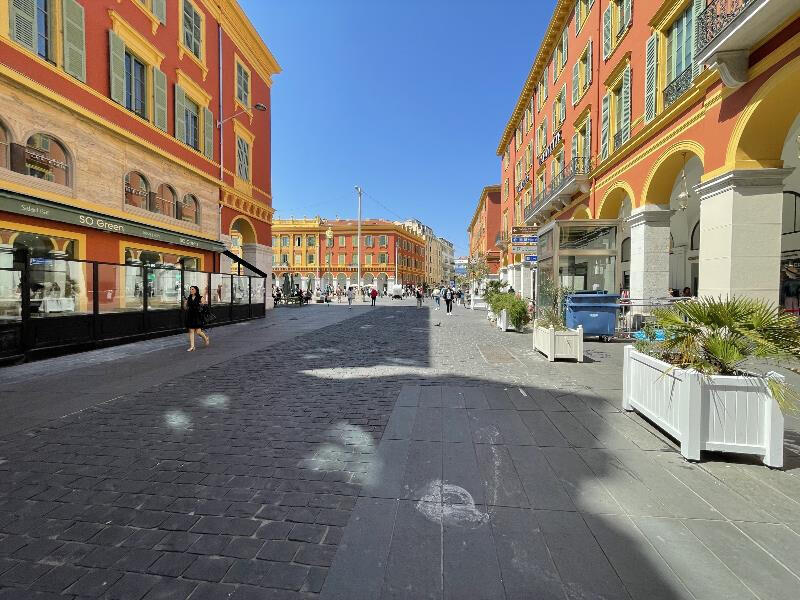 Vente fonds de commerce brasserie en angle à Nice