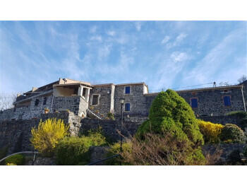 Vend murs hôtel restaurant 1000m² en sud Ardèche