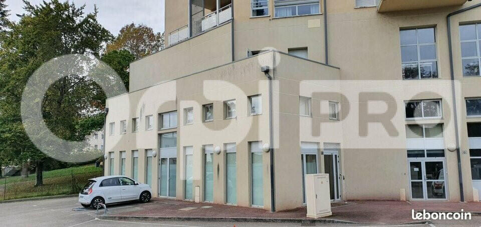 Vente bureaux de 198m² + parkings à Limoges