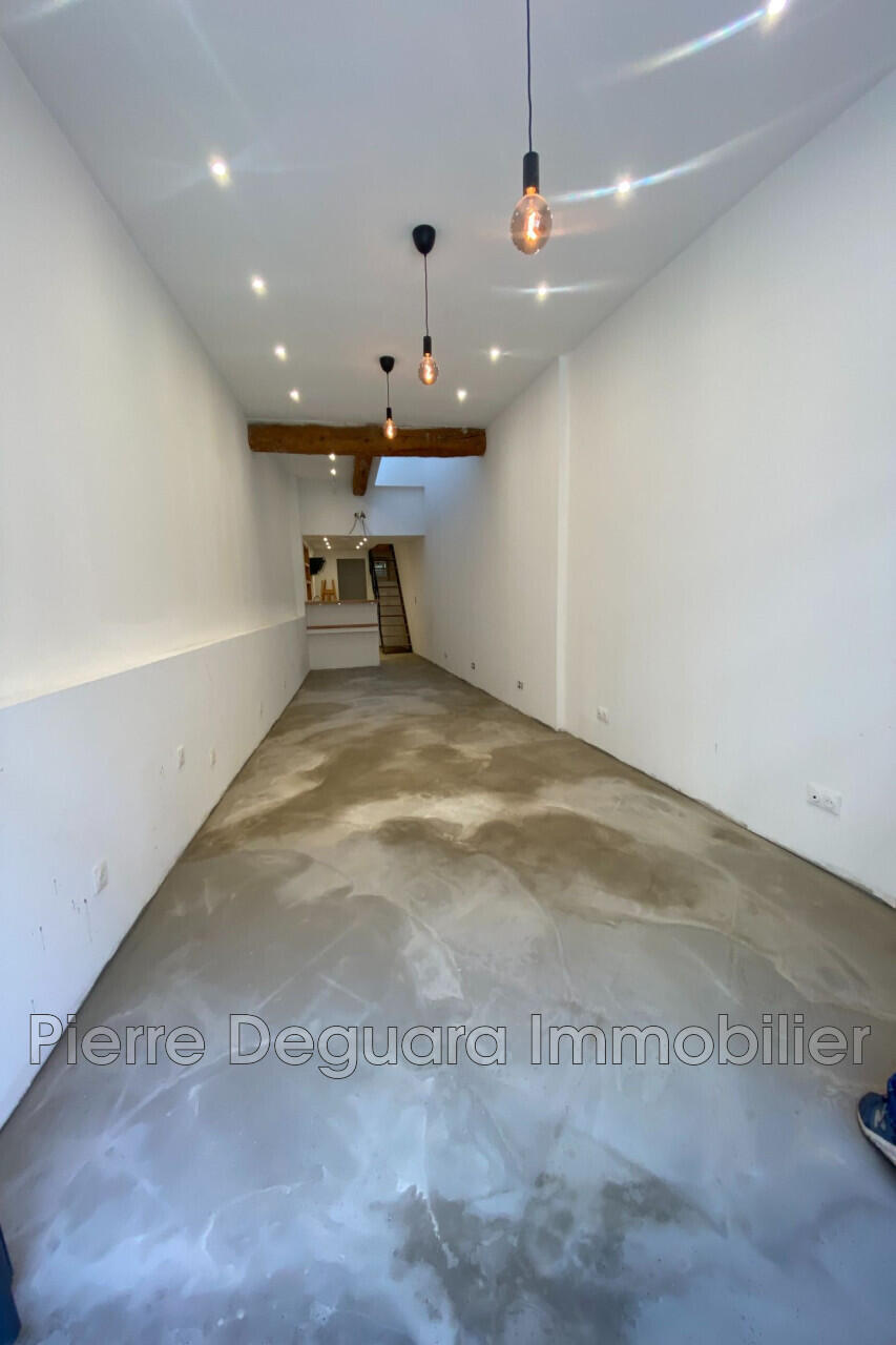 Vente murs local professionnel 60m² à Montpellier