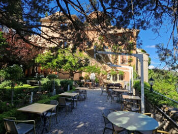 AV hôtel restaurant en demeure historique Vaucluse