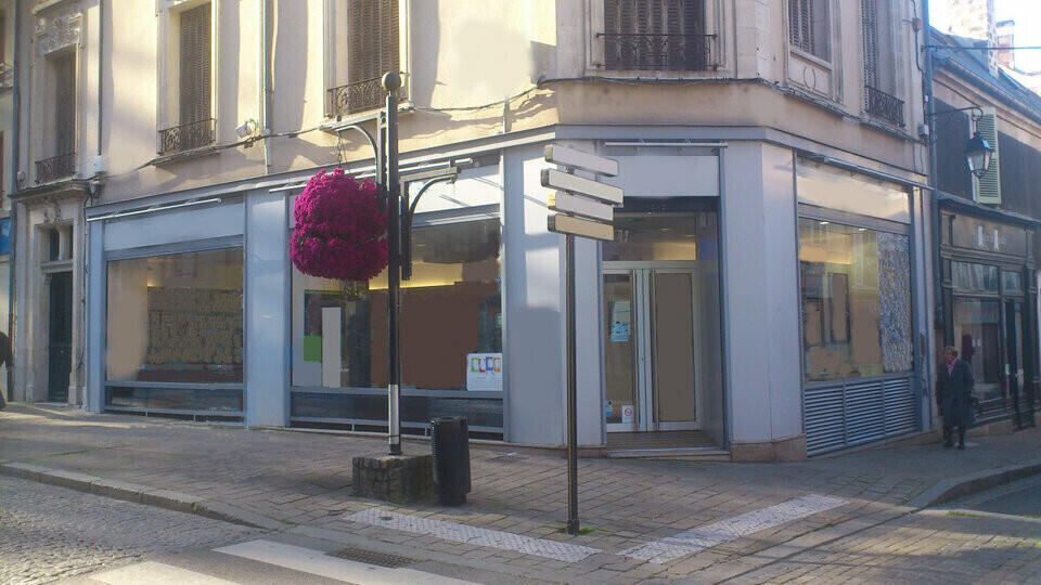 A louer local commercial de 80m² en angle Bourges