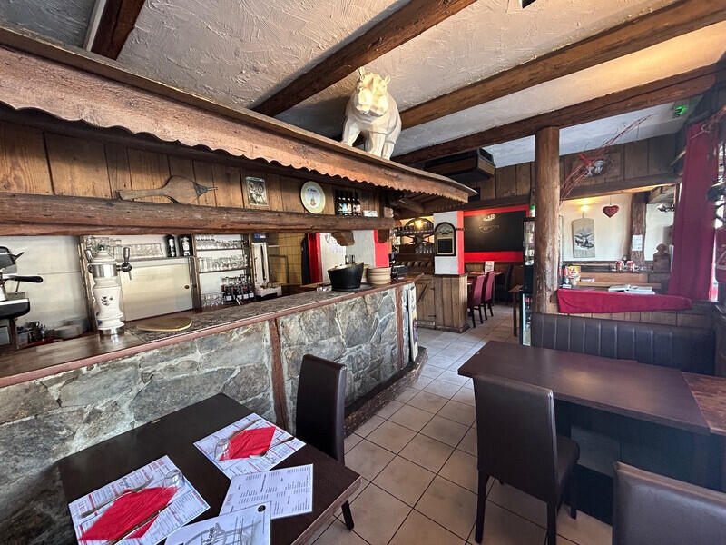 Vend bar restaurant licence IV à Aix les Bains