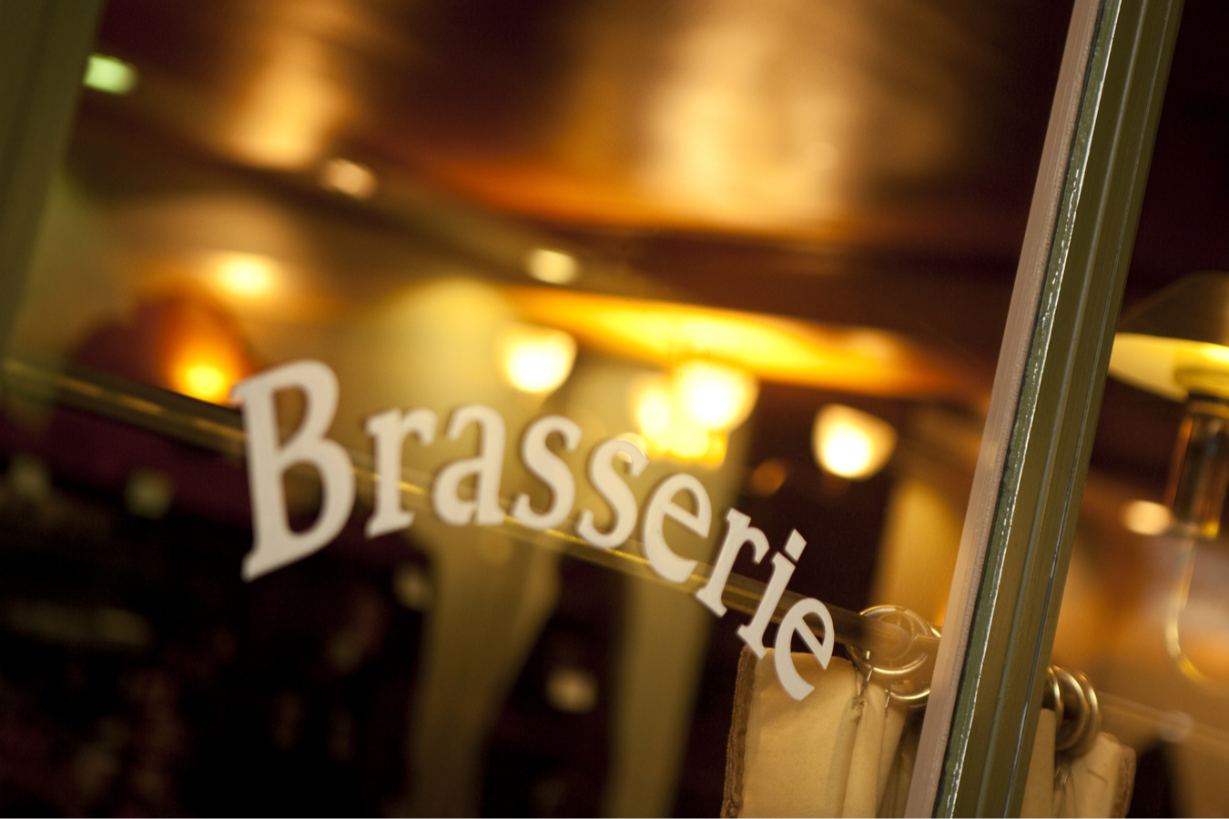 Vente exceptionnel bar brasserie en angle à Paris