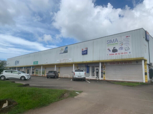A louer local commercial 114m² Zone Collery Guyane
