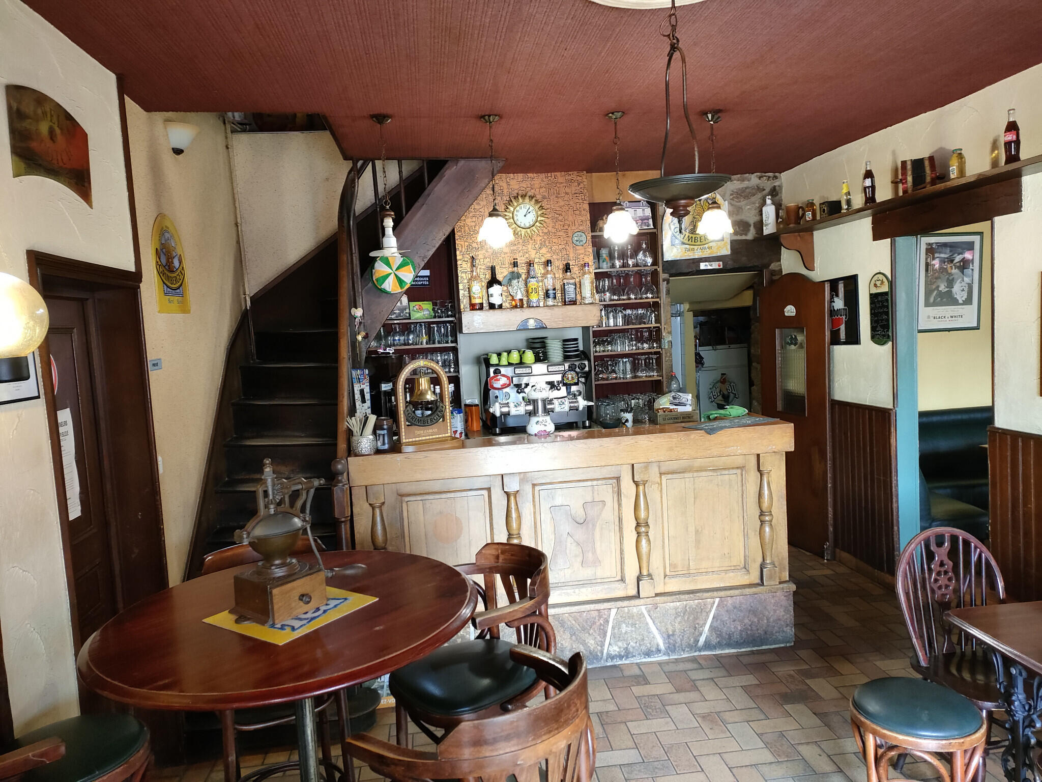 Vente murs + fonds bar snack avec terrasse Mayenne