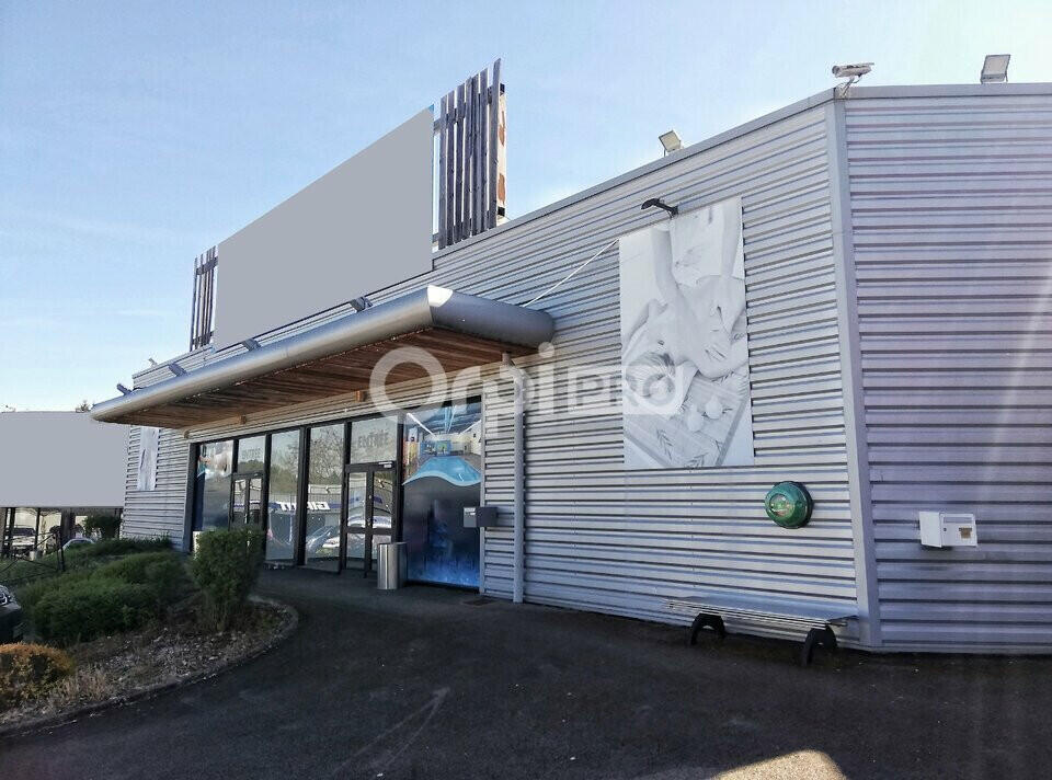 A louer local commercial 1030m²  zone comm Feytiat