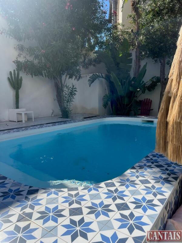 Vente hôtel bureau avec piscine sur la Côte d'Azur