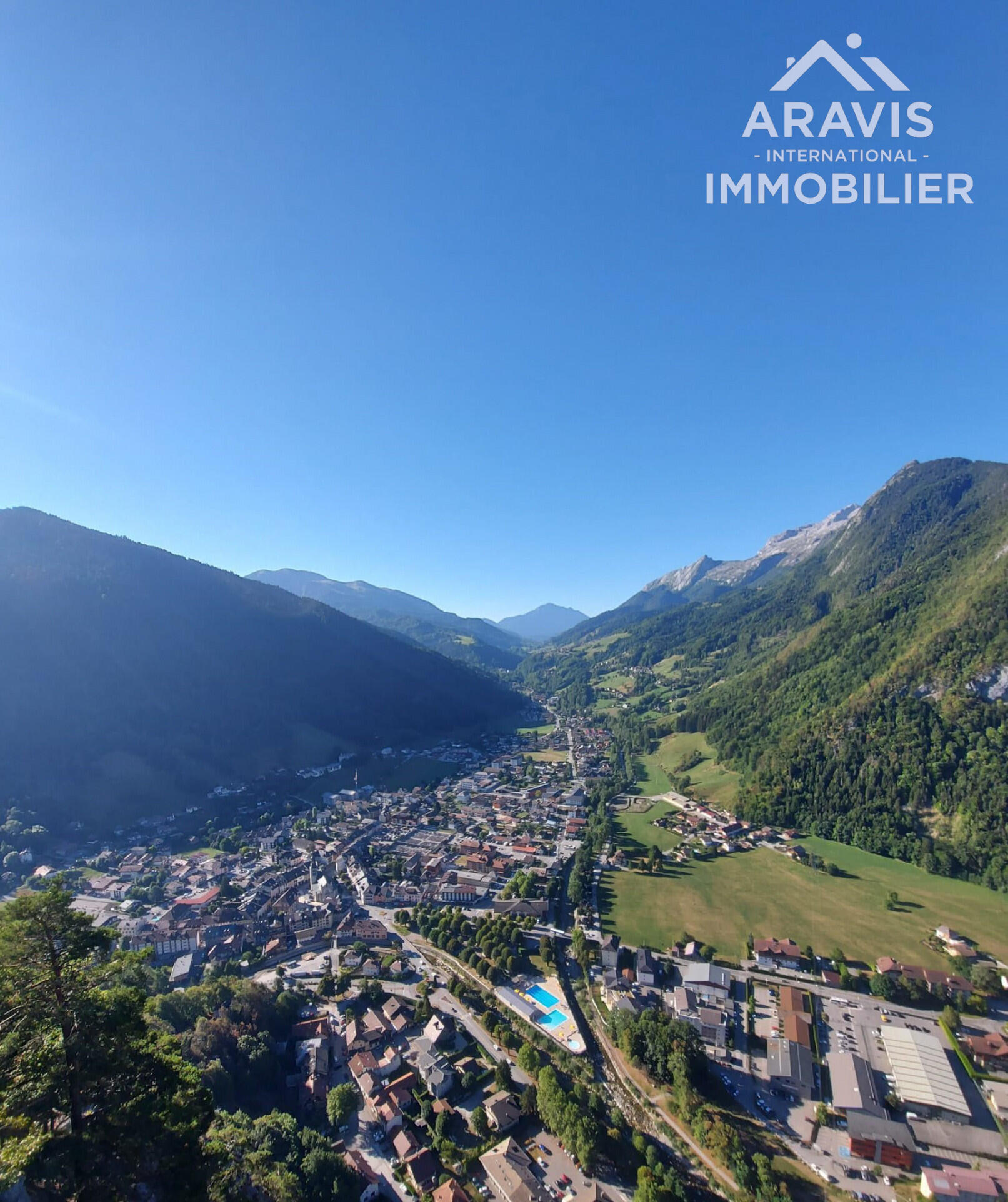 Vente hôtel entre lac et montagne en Haute Savoie