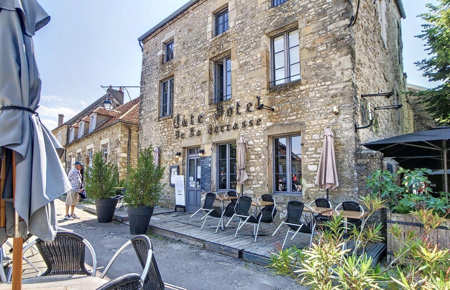 Vente hôtel-restaurant proche basilique à Vezelay
