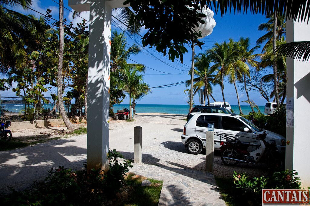 Vente hôtel bureau proche plage de Punta Popy