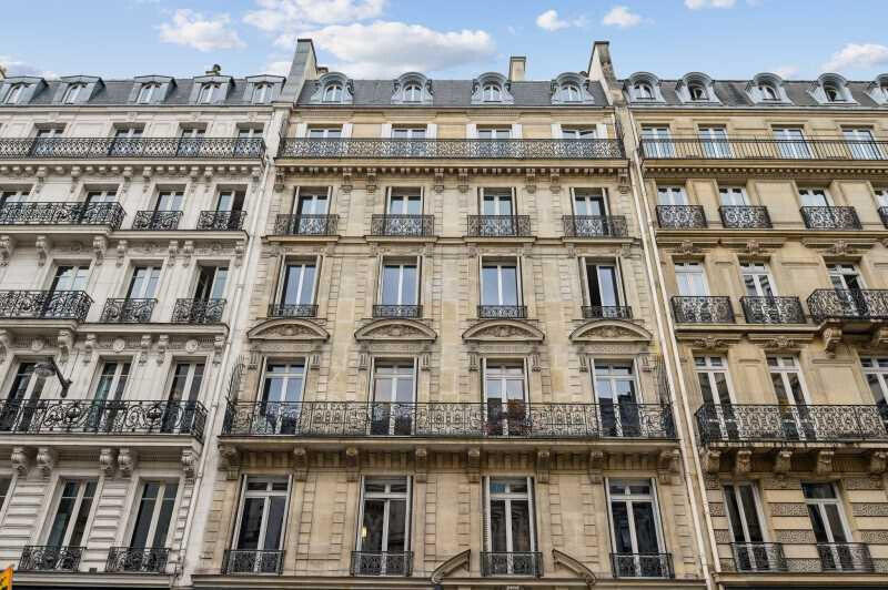 A louer bureaux 141m² à Paris vue Sacré Coeur