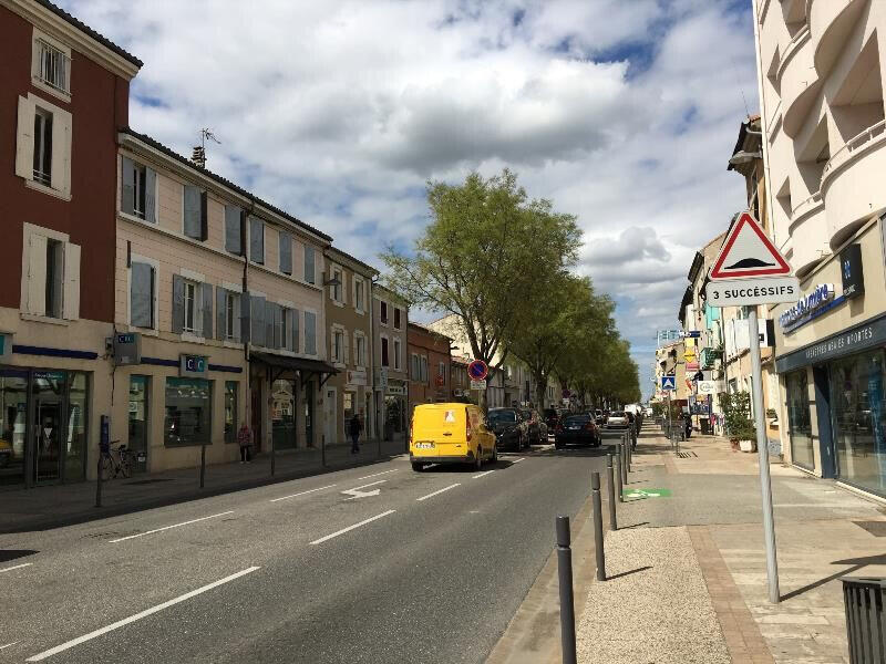 Loue local commercial de 55m² à Bourg-lès-Valence 