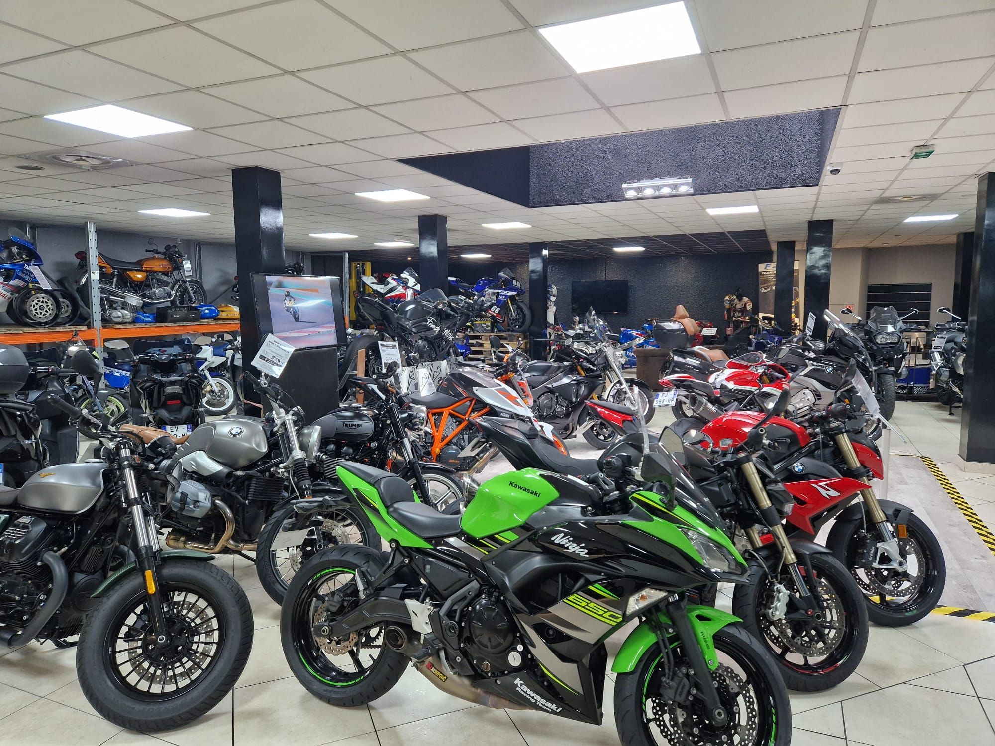A vendre FDC Magasin vente de motos sur Nice