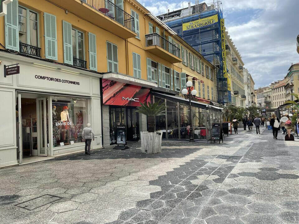 Location pure local de 185m² rue Masséna à Nice