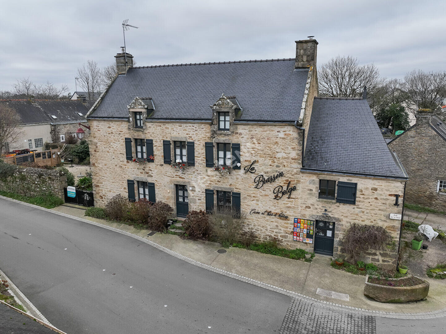 Vend maison local cial de 200m² village du Guerno