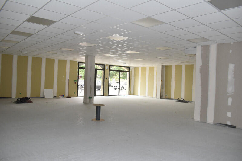 A vendre local commercial neuf 225m² à Airvault