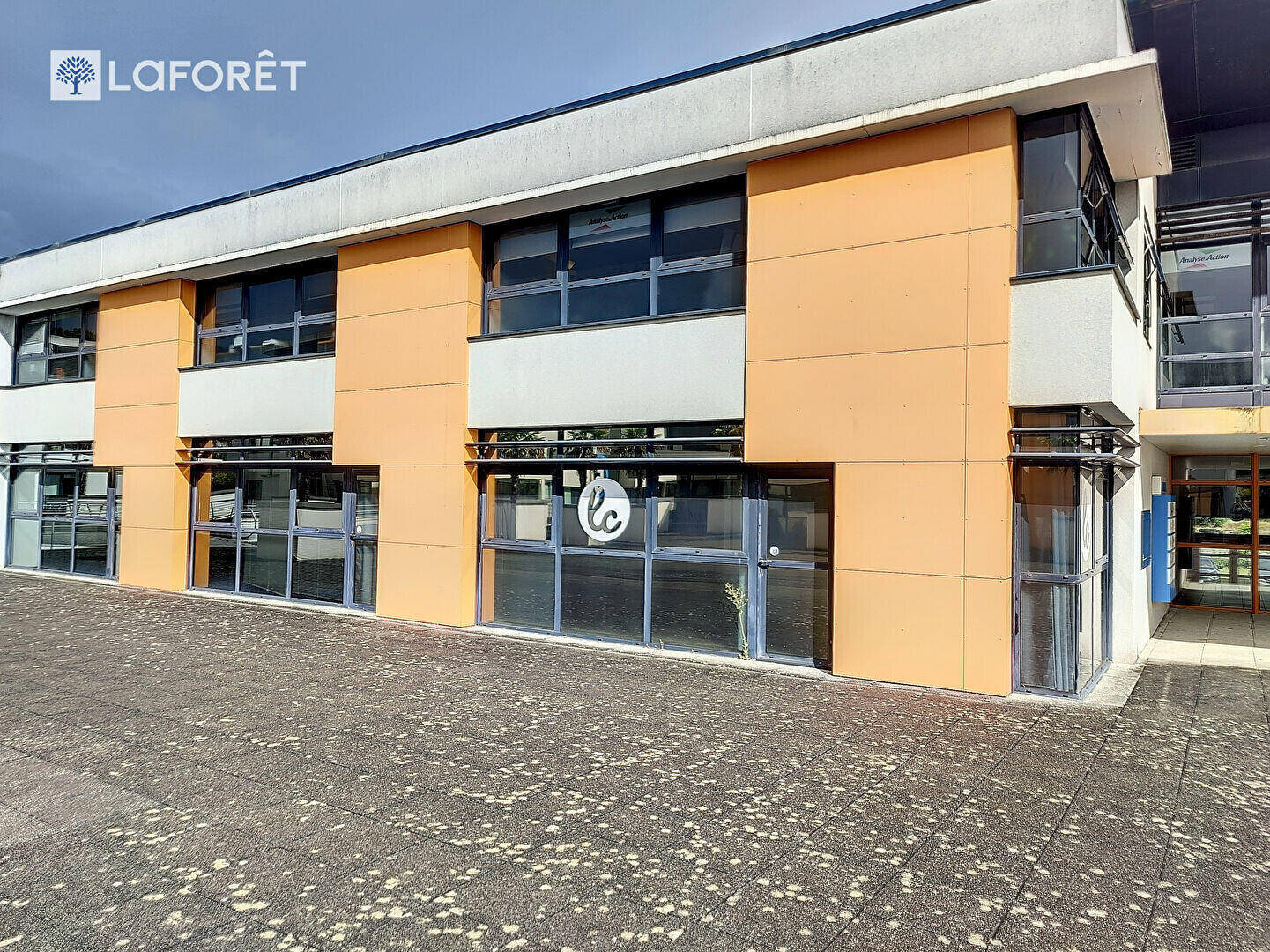 Vente bureaux de 113m² en RDC +parking à Lorient 