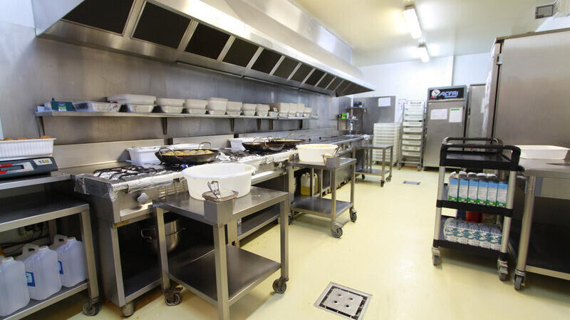 Cède DAB labo de cuisine 155m² en za de Sarcelles
