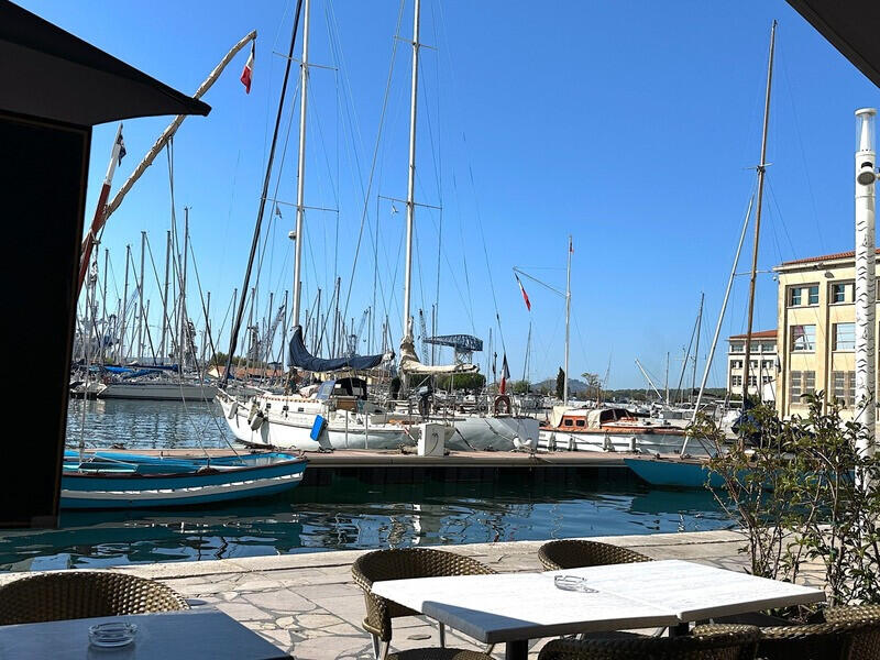 A vendre hôtel bureau en bon état à Toulon