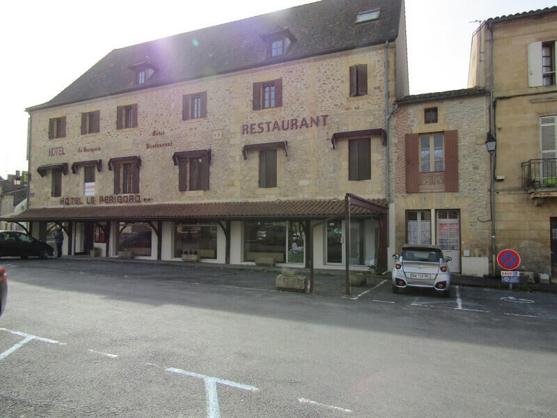 Vente très bel hôtel beau village du Périgord Noir