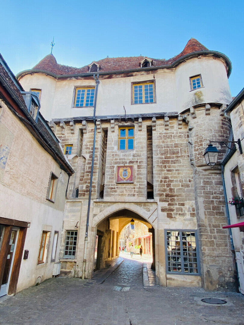 Tour médiévale de Semur-en-Auxois Immeuble classé