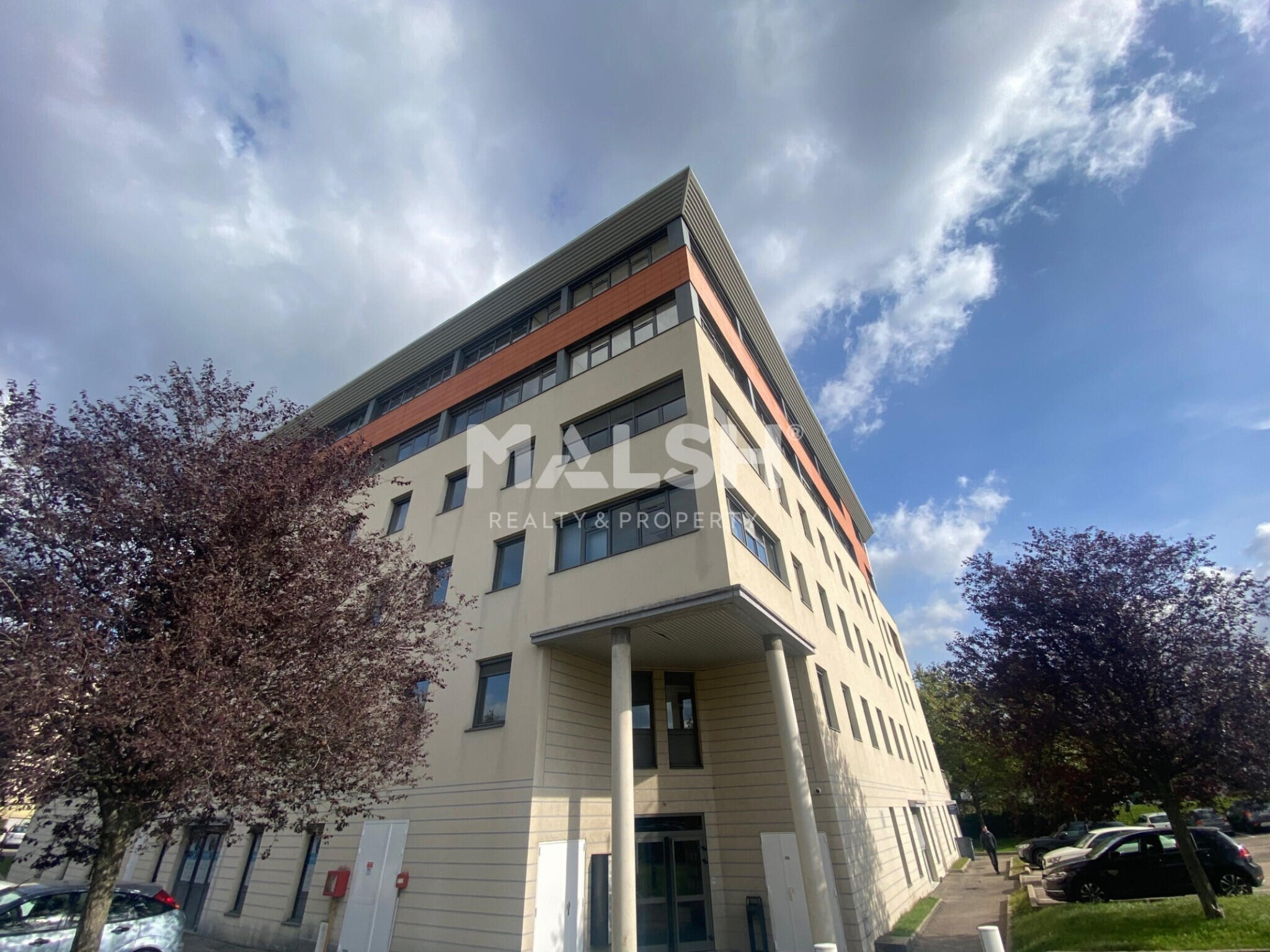 Vend bureaux de 218m² à Saint Etienne Technopole