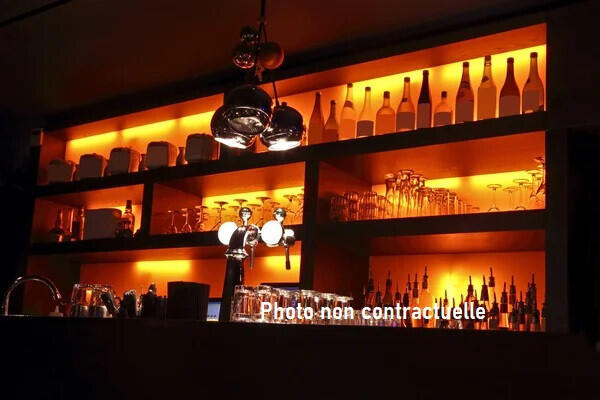 Vente bar avec grande cave La Rochelle Vieux Port
