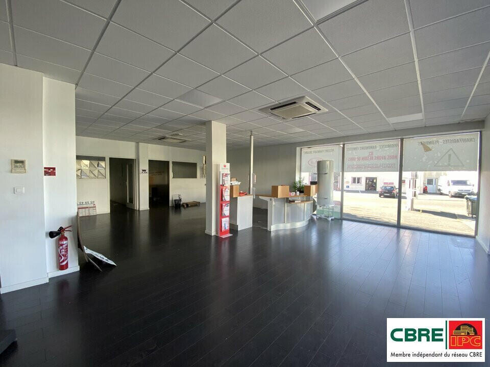 Location local commercial 160m² à Anglet Forum
