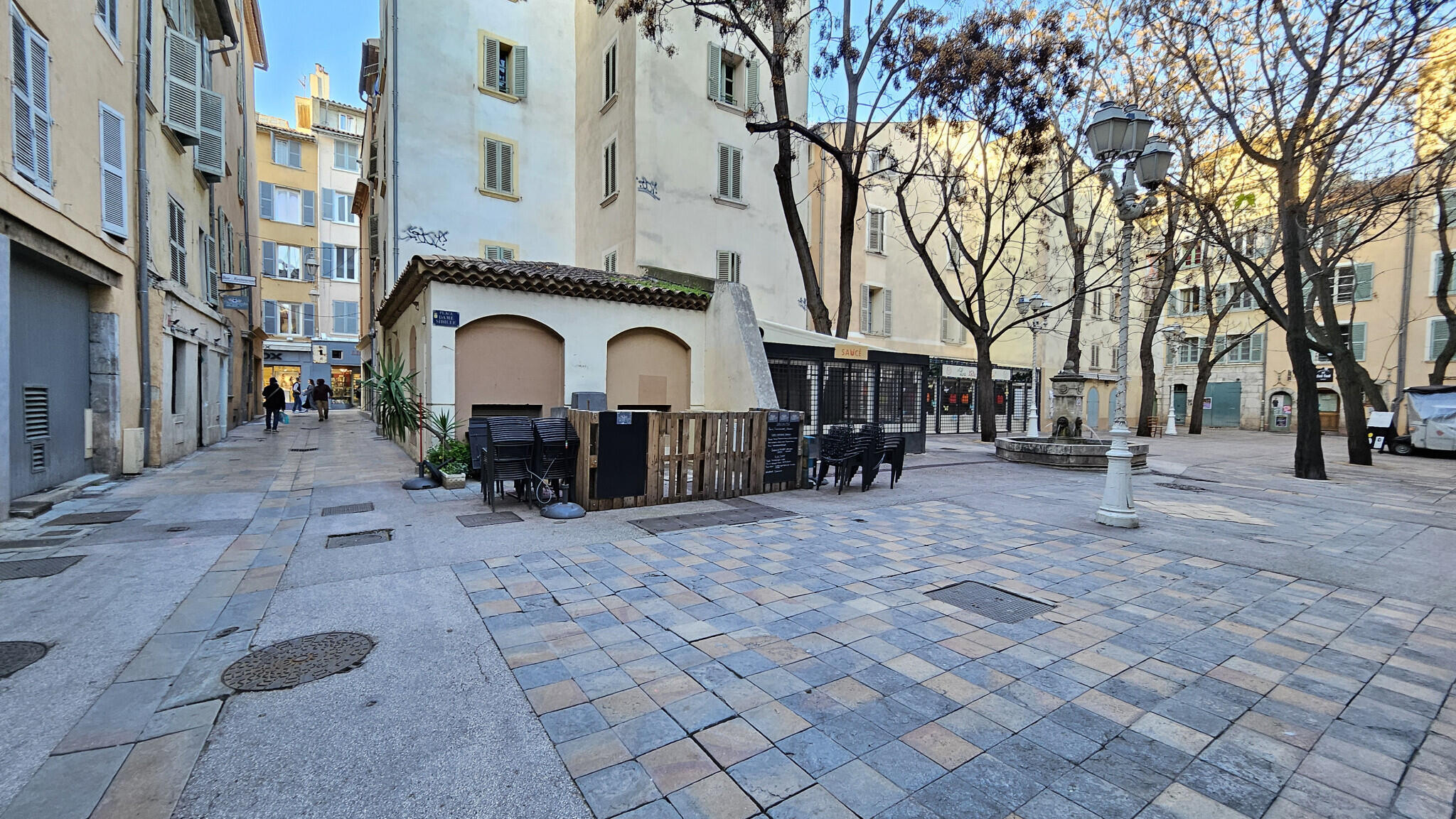 Vend murs et fonds restaurant à Toulon centre