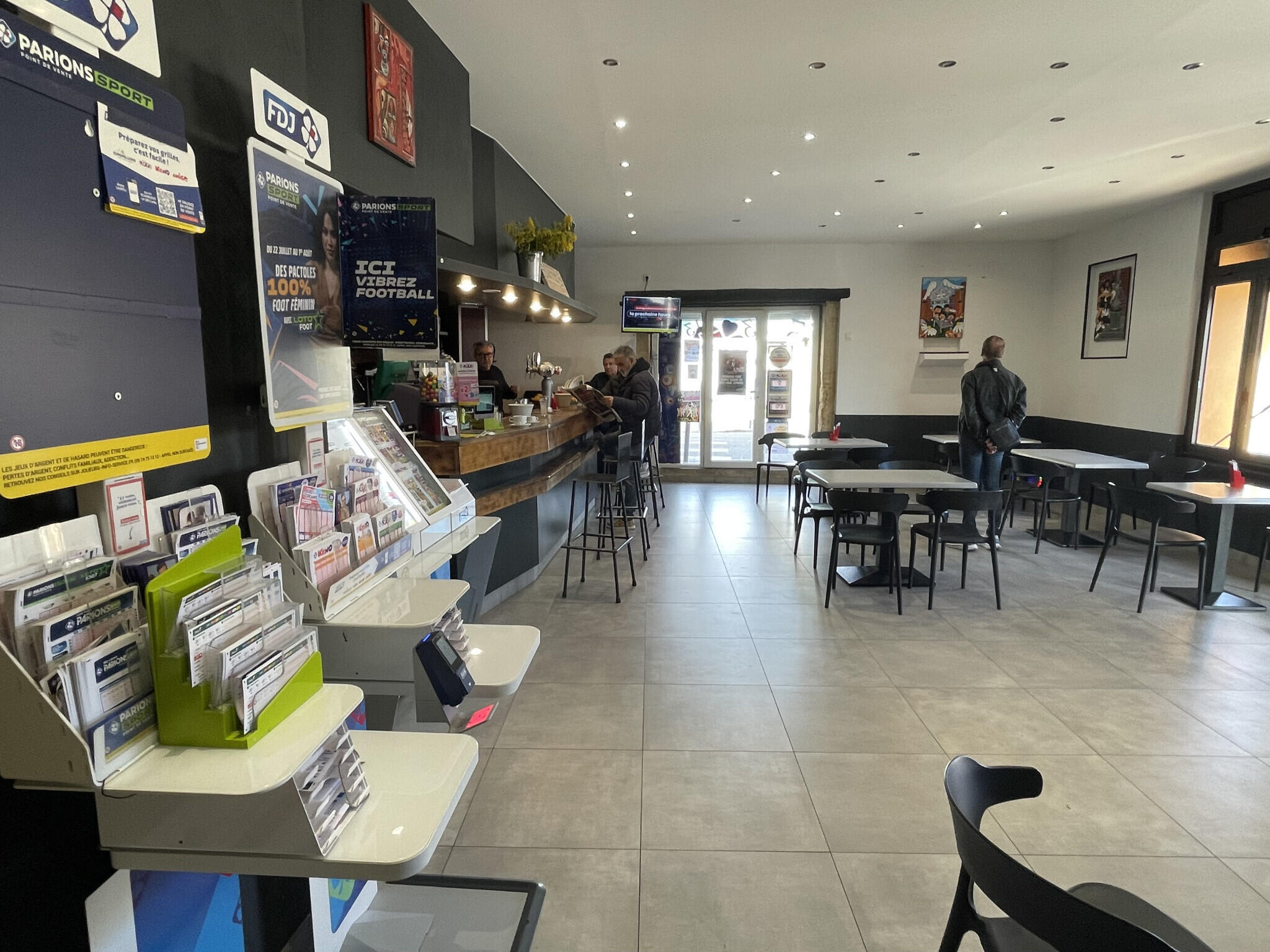 Vente FDC bar lic IV et restaurant à 12km de Nîmes Vente FDC bar lic IV et restaurant à 12km de Nîmes