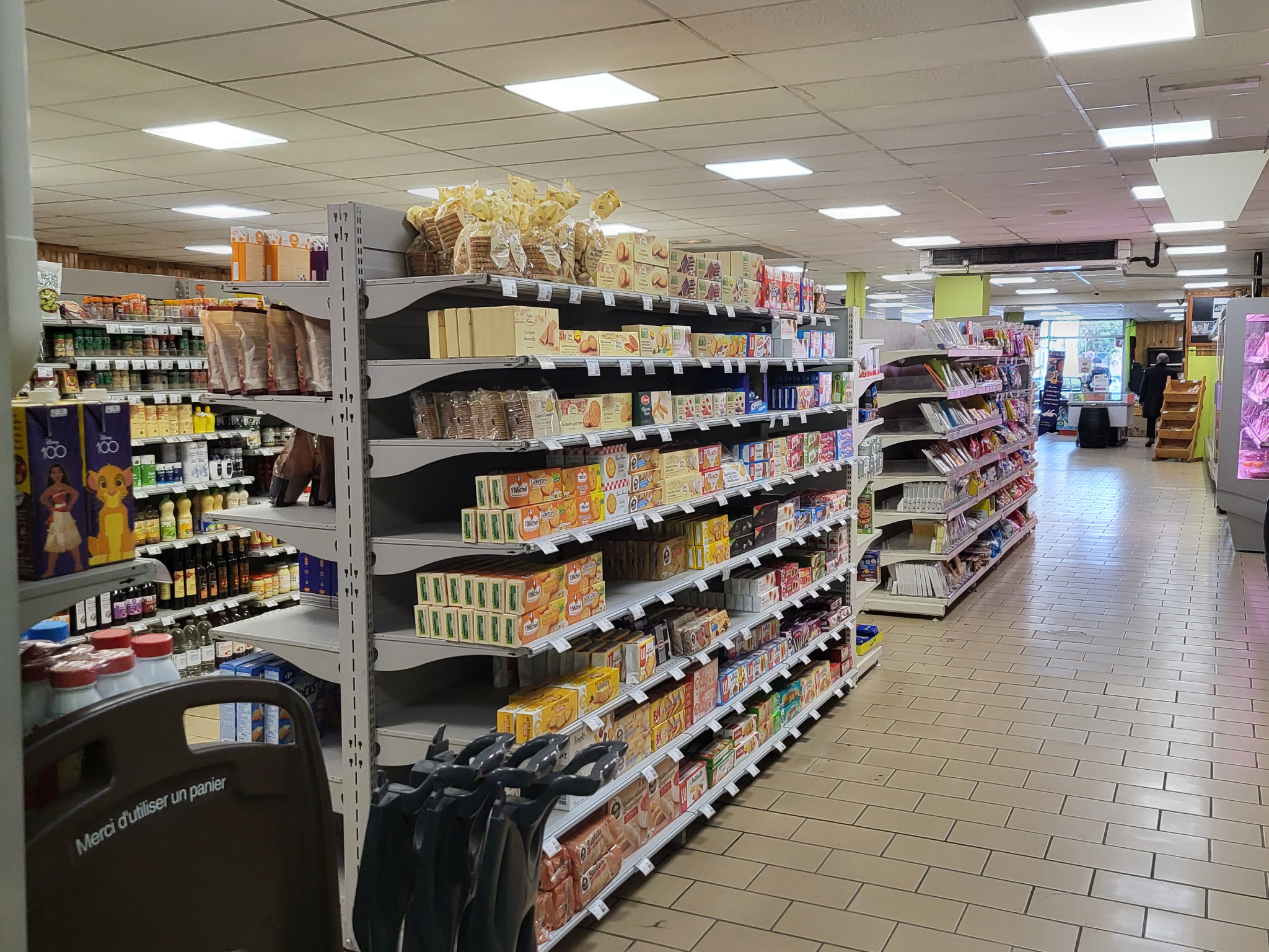 Vente grosse épicerie à Villeneuve-de-Rivière