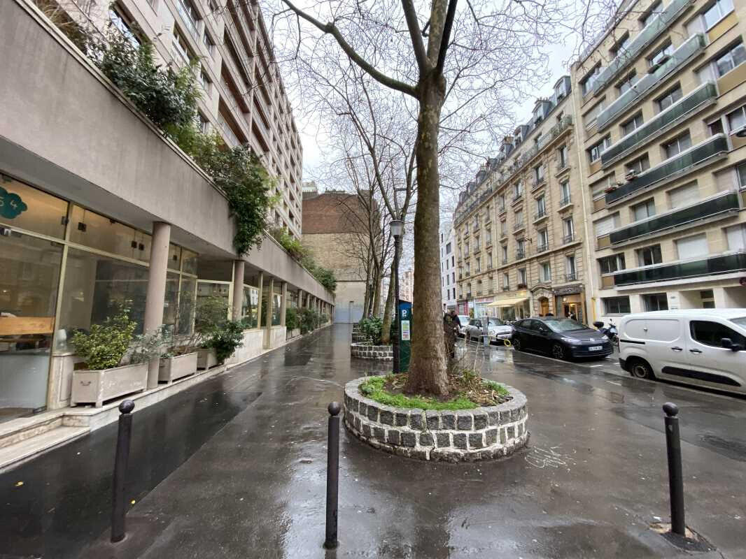 A louer bureaux 52m² à Paris Lamarck-Coulaincourt