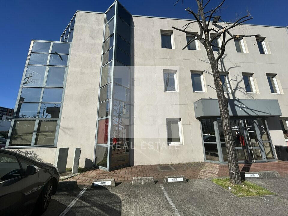 A louer bureaux rénovés de 110m² à Gerland