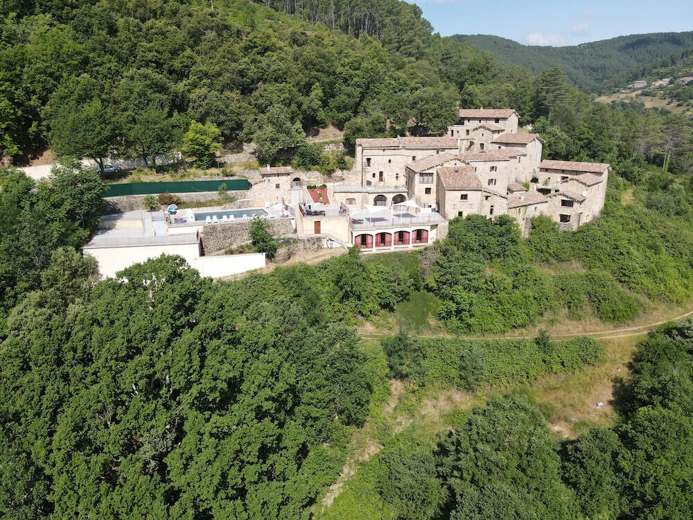 Vente hameau 17 gites piscine  en Ardèche 