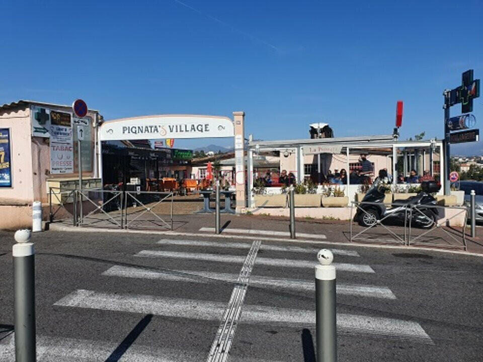 Location local commercial 35m² à Nice Ouest