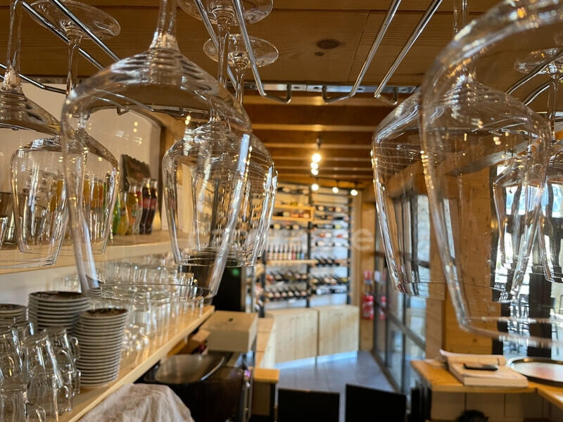 A vendre  bar à vins restaurant à Valloire