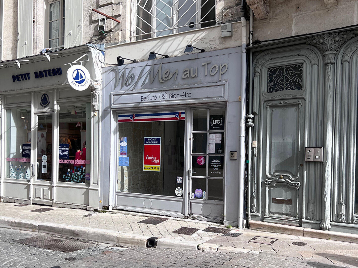 AV immeuble commercial rue des postes à Angoulême