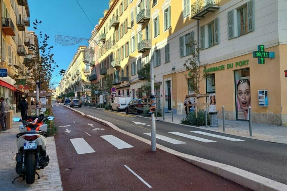 Vente murs commerciaux 90m² quartier port à Nice