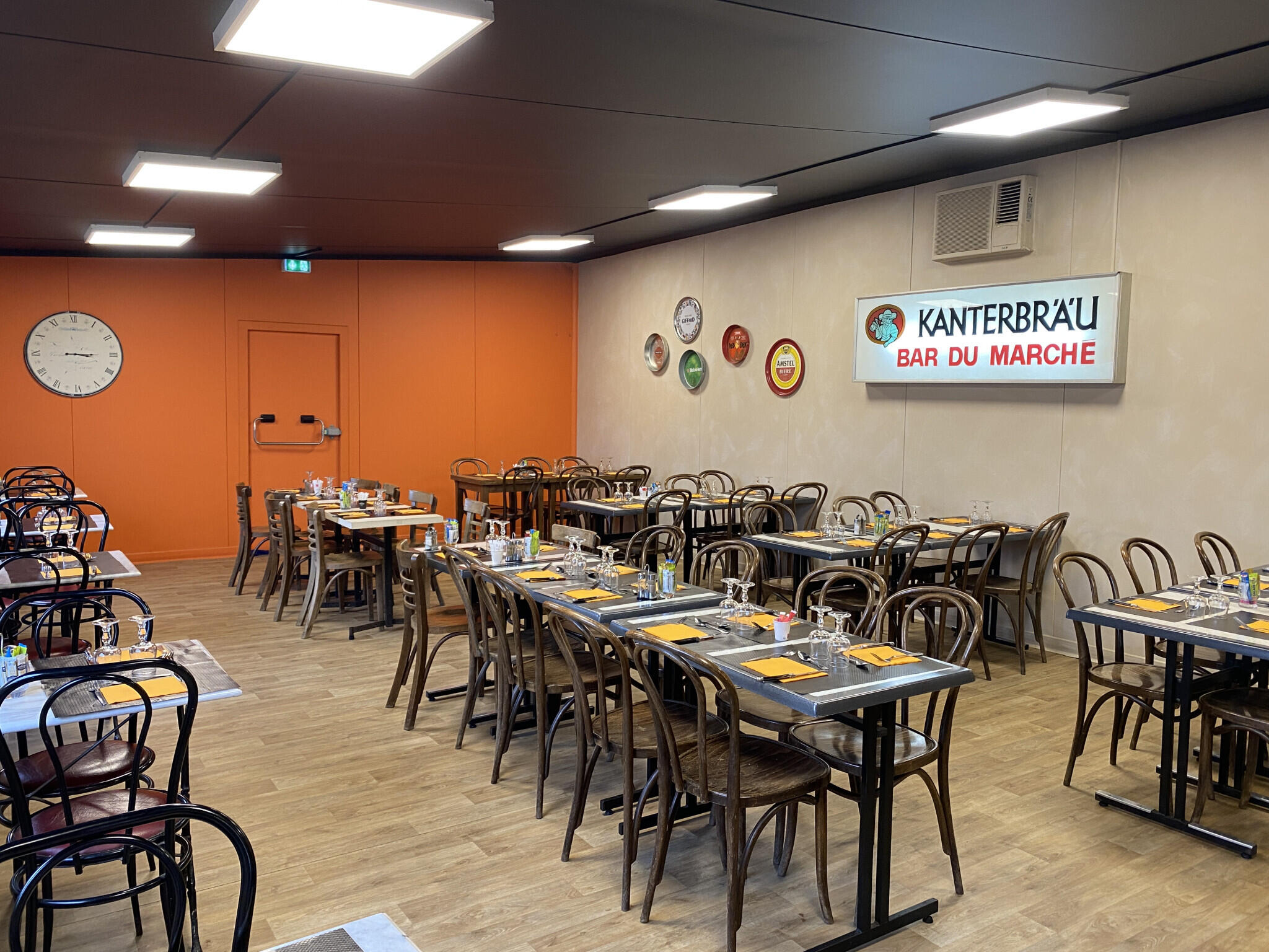 AV  bar restaurant ZI route de Lorient à Rennes