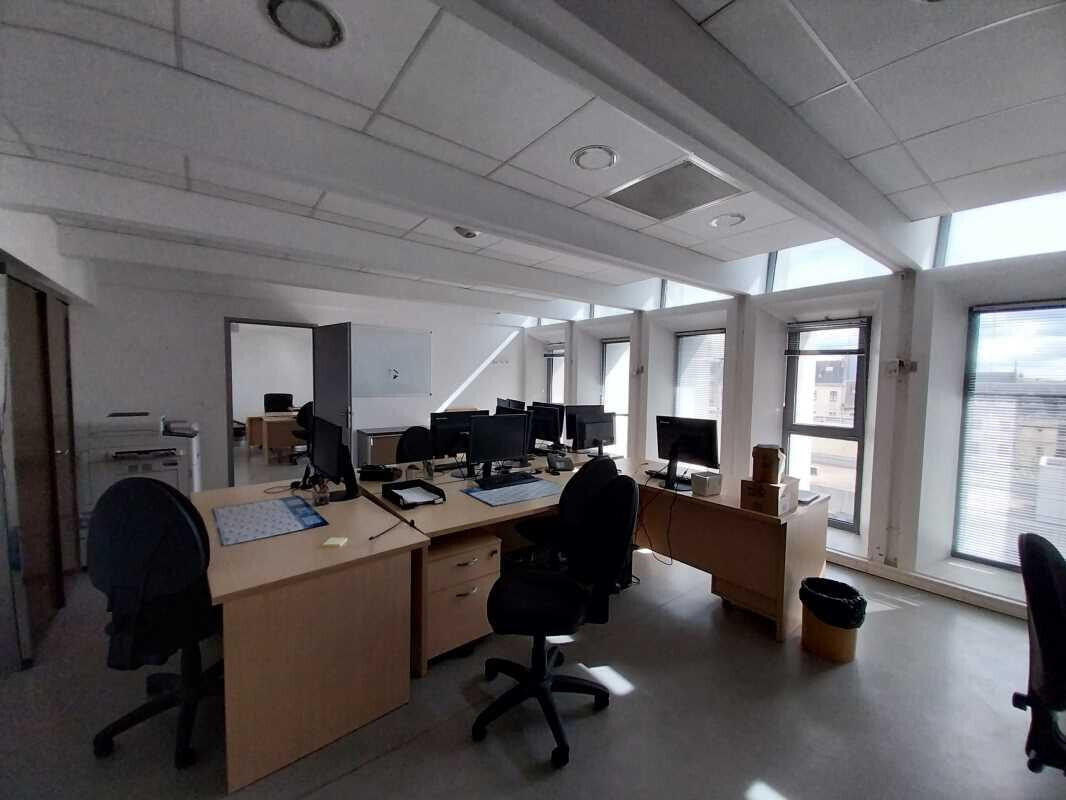 A louer bureaux 63m² RDC à Bordeaux
