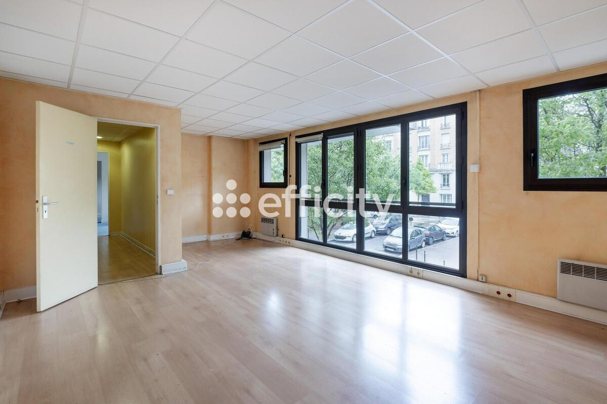 Vente bureaux lumineux de 178m² + parking à Clichy