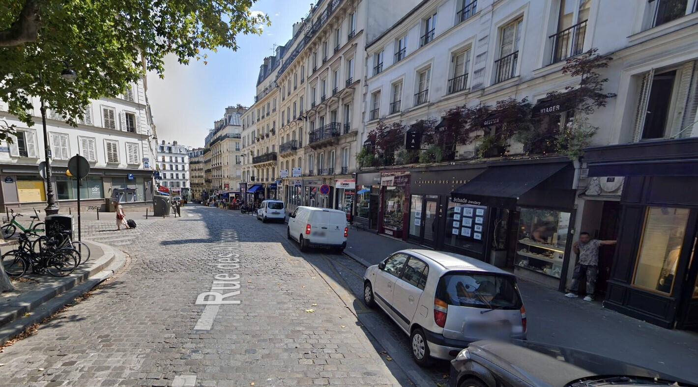 DAB local 50m² empl N°1 touristique à Paris 75018 DAB local 50m² empl N°1 touristique à Paris 75018