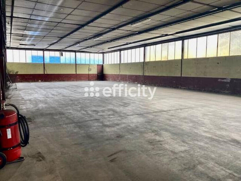 Vente entrepôt  4000m² en haut de ville de Thiers